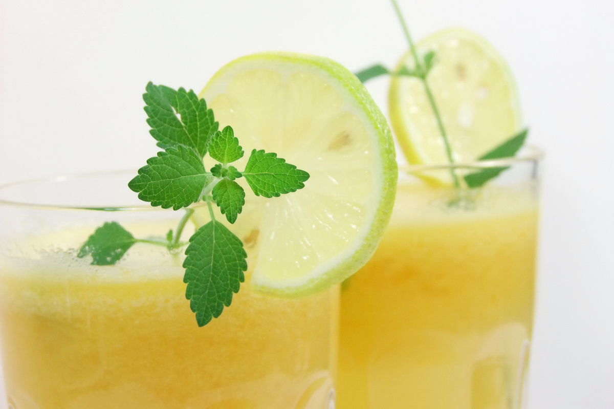 Sommer, Sonne, Mango-Pfirsich-Limonade…