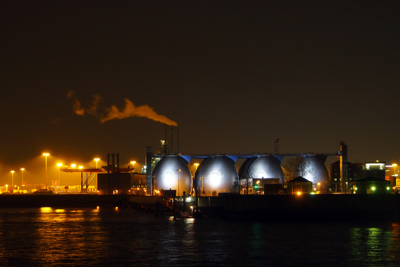 Hamburger Hafen bei Nacht