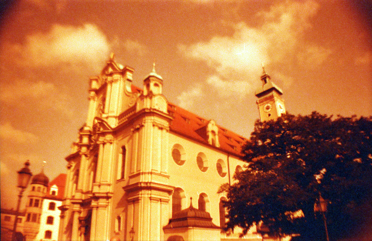 München - La Sardina / Redscale