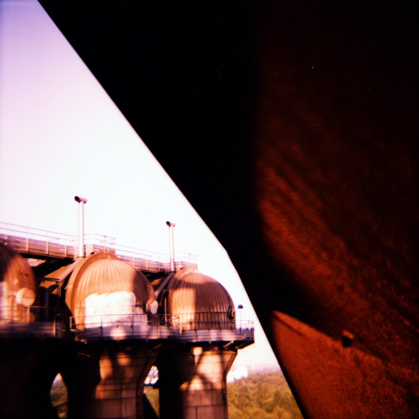 Landschaftspark Duisburg - Diana F+ und Fujichrome Velvia 100F - by "Fee ist mein Name"