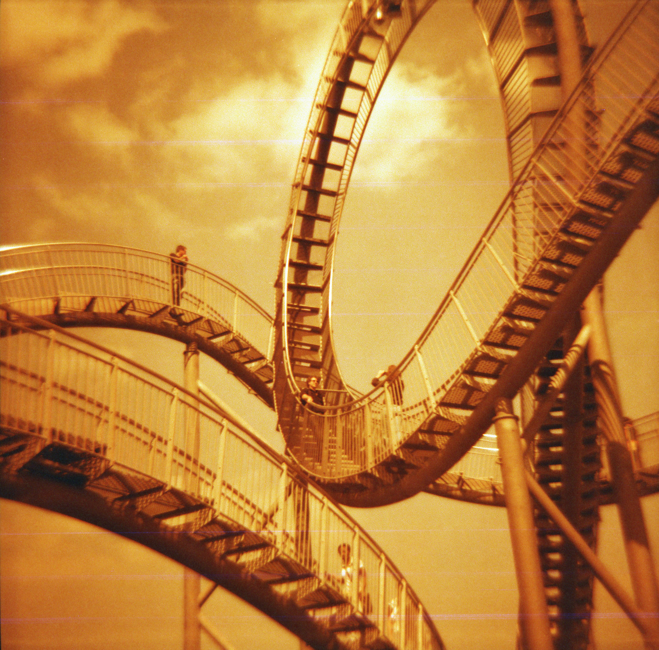 Tiger & Turtle in Duisburg - Redscale Diana F+ - "Fee ist mein Name"