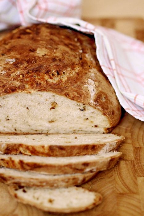 Bierbrot mit Zwiebeln und Käse - "Fee ist mein Name"