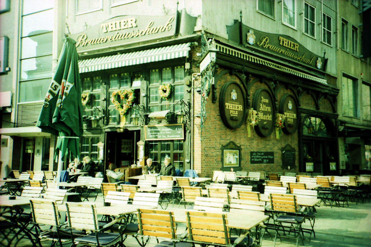 Dortmund analog - "Fee ist mein Name" // Zum Alten Markt