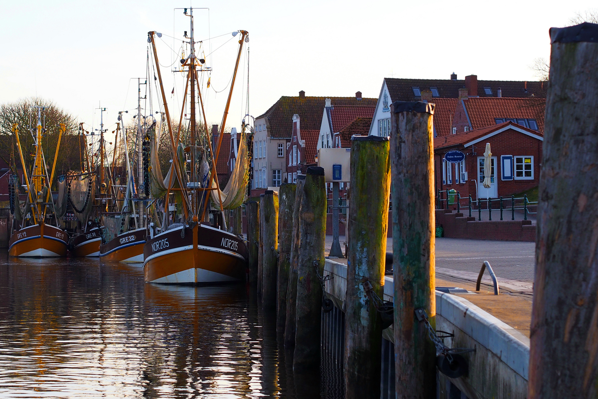 Abendstimmung am Hafen von Greetsiel - "Fee ist mein Name"