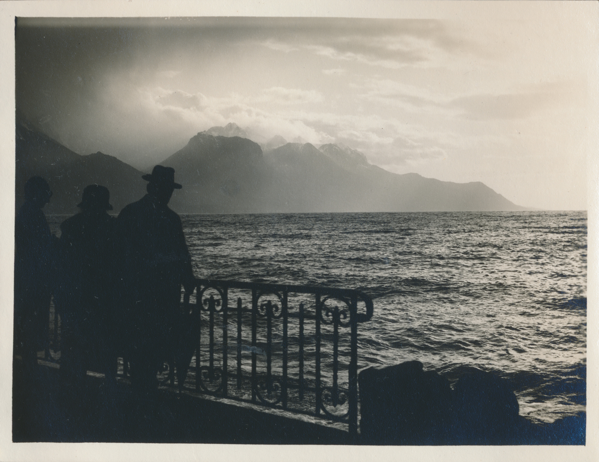 Die Ruhe vor dem Sturm - Nostalgisches Foto auf "Fee ist mein Name"