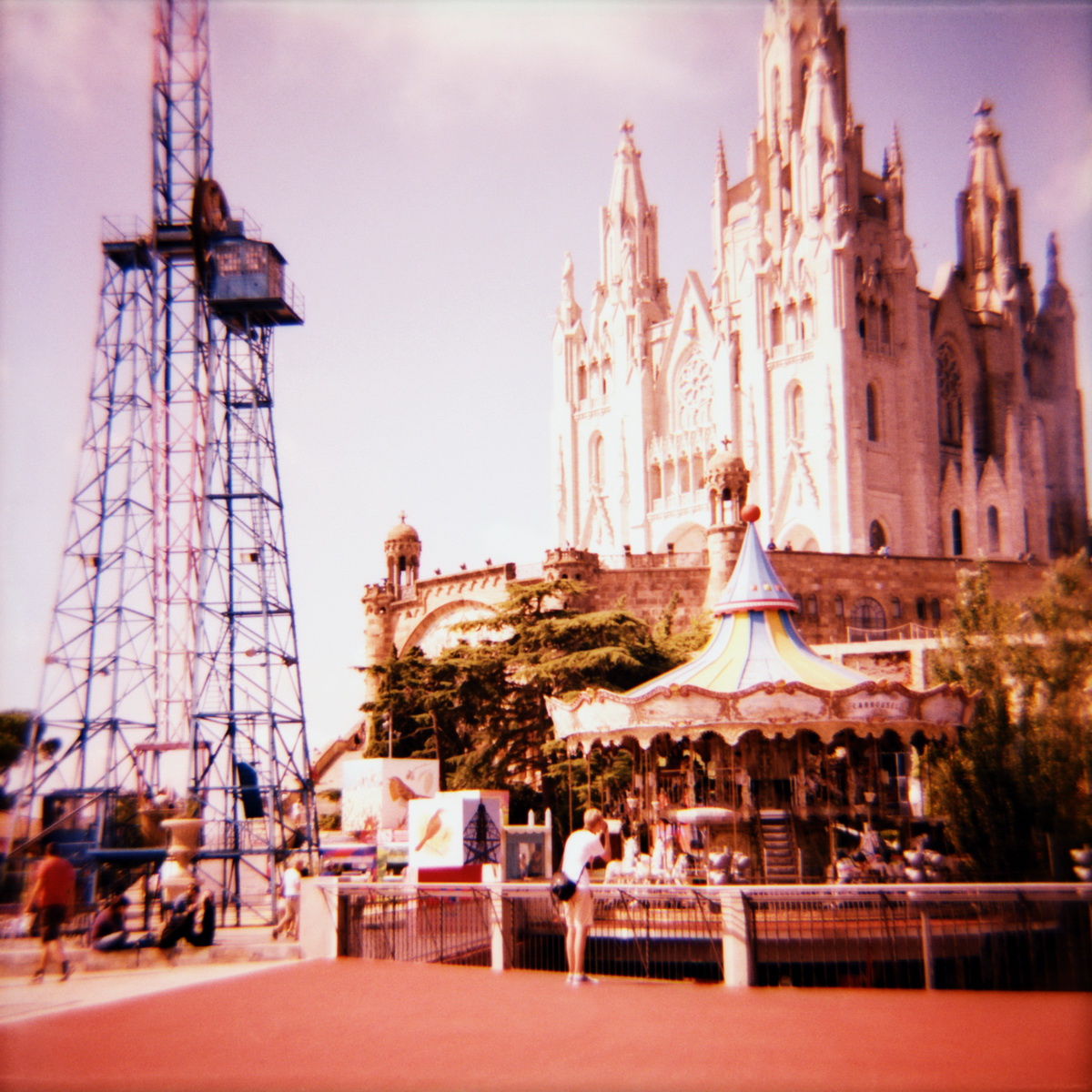 Barcelona mit Diana F+ und Fuji Velvia - "Fee ist mein Name"