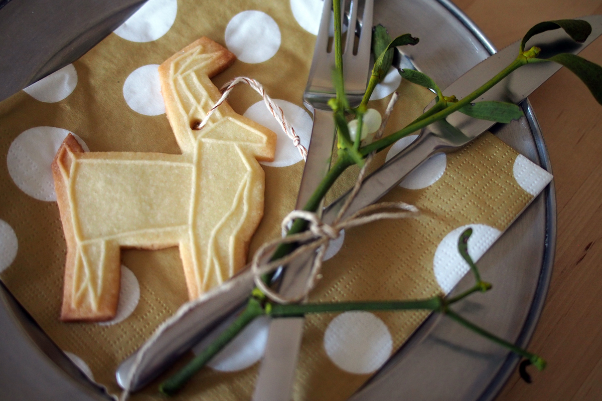 Rudolf, das Linorigami-Rentier als essbarer Christbaumschmuck - "Fee ist mein Name" // eatable christmas tree ornaments origami style