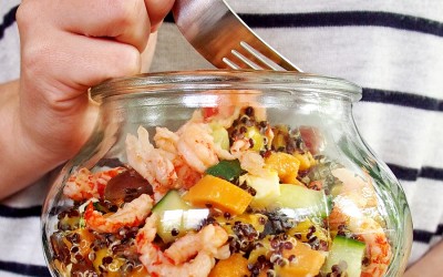 Im Sommer bleibt die Küche kalt: Fruchtiger Quinoa-Süßkartoffel-Salat mit Flusskrebsen (oder auch ohne)