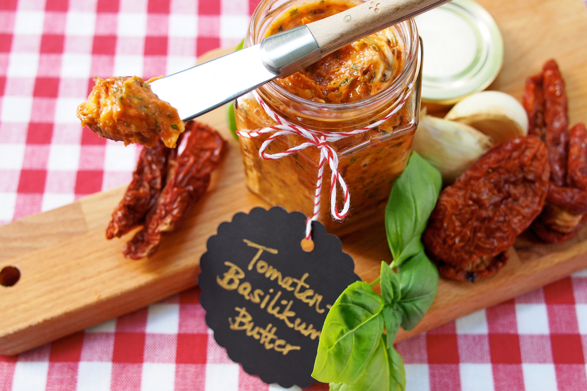 Tomaten-Basilikum-Butter // Grillen mit Ferry Pausch und der Deutschlandstiftung Integration - "Fee ist mein Name"