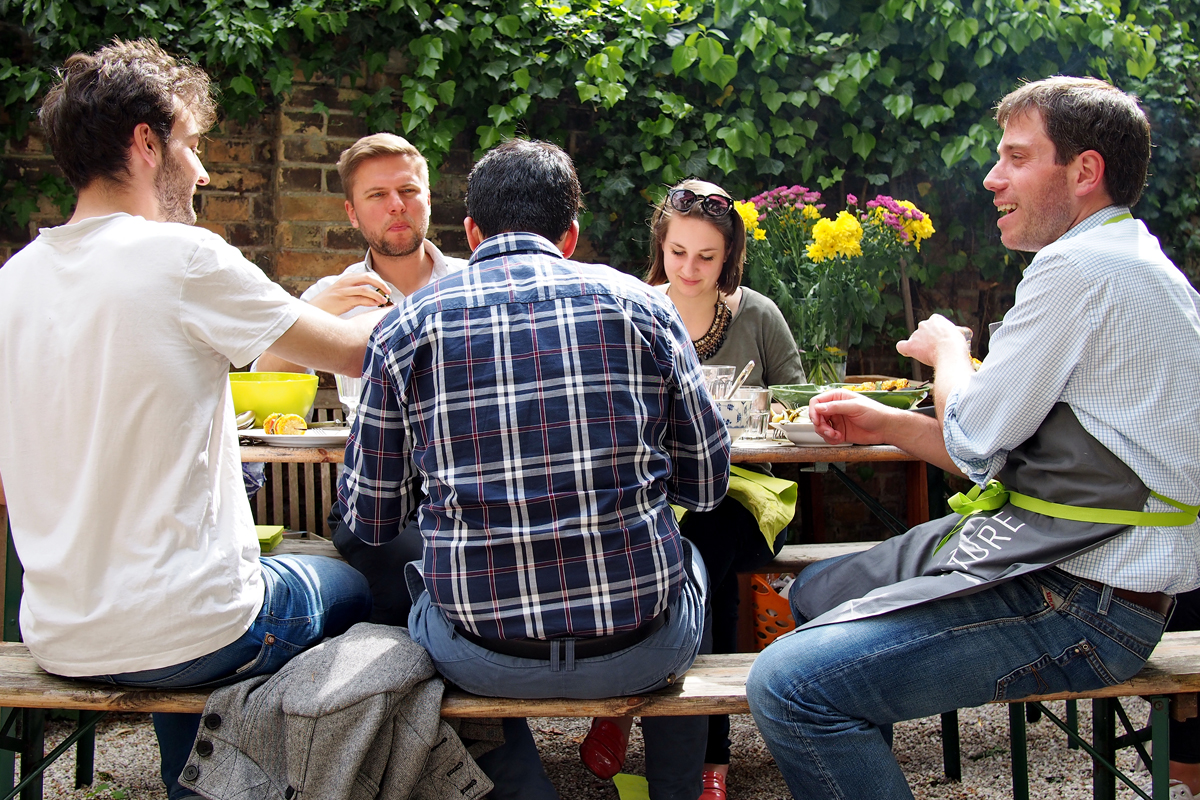 "Und? Wo kommst du her?" – Grillen mit Ferry Pausch und der Deutschlandstiftung Integration - "Fee ist mein Name"