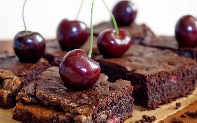 Super Schoko Brownies mit Salzkaramell und Kirschen - "Fee ist mein Name"