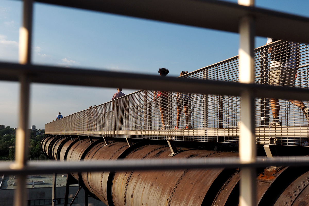 "Über den Rohren, eieiei, muss die Aussicht wohl grenzenlos sein..." – Eine Skywalk-Führung auf Phoenix West – © Fee ist mein Name