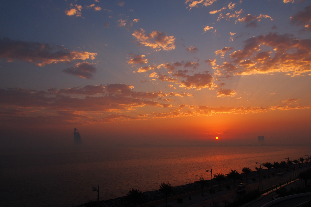 Aus der Schublade: Sonnenuntergänge. Hier: Dubai The Palm - © Fee ist mein Name 