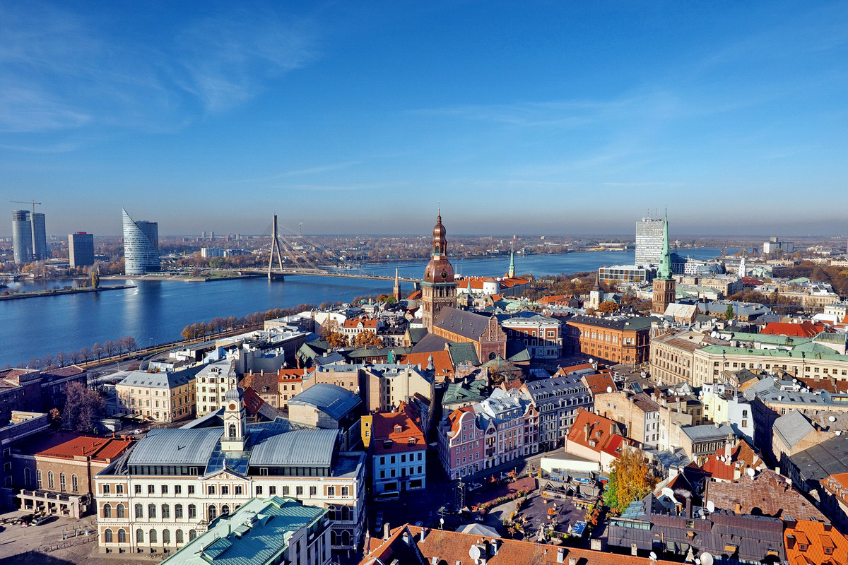 „New York, Riga, Tokio“ – Ein Video-Trip in die lettische Hauptstadt für den Dortmunder Flughafen