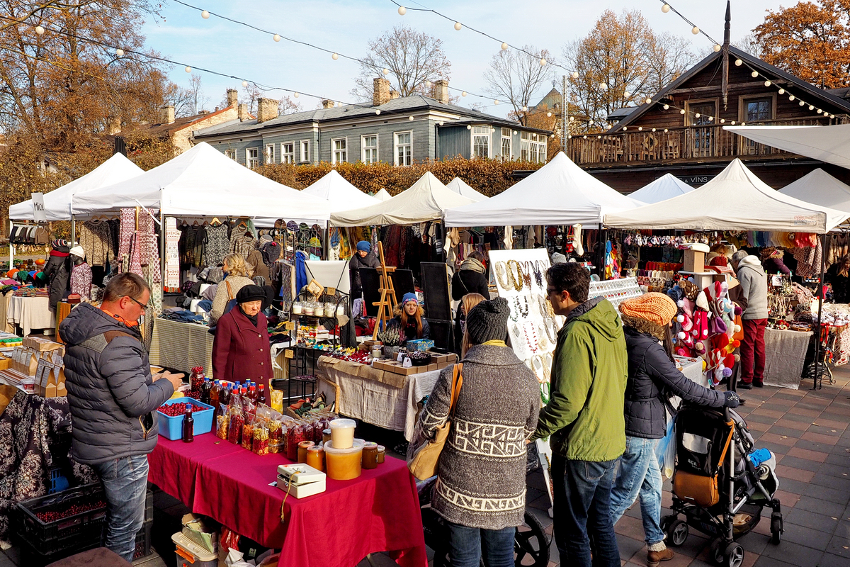 Kulinarik & Shoppen in Riga – Markt im Kalnciema Viertel – "Fee ist mein Name"