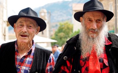 Marienfest und Volksfest mit Bauernmarkt in Casamaccioli im Niolo-Tal auf Korsika - "Fee ist mein Name"