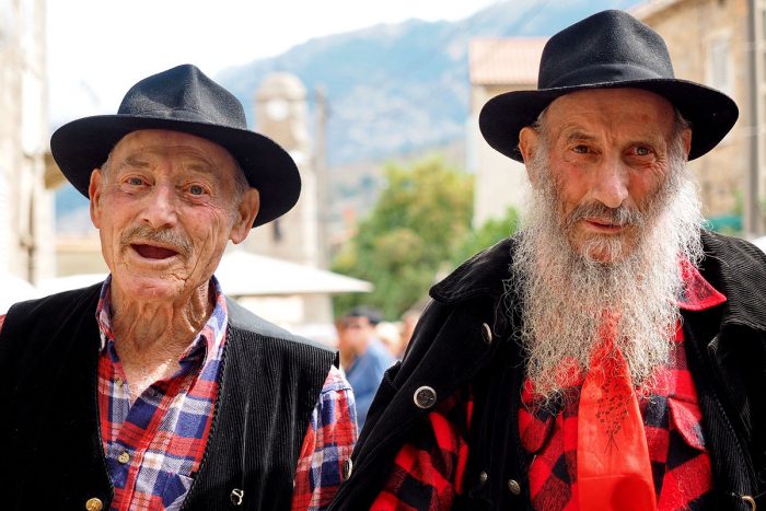 Marienfest und Volksfest mit Bauernmarkt in Casamaccioli im Niolo-Tal auf Korsika - "Fee ist mein Name"