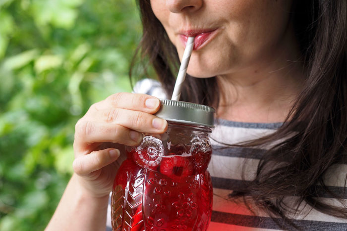 Himbeer-Hibiskus-Limonade mit Vanillenote - Rezept auf "Fee ist mein Name"